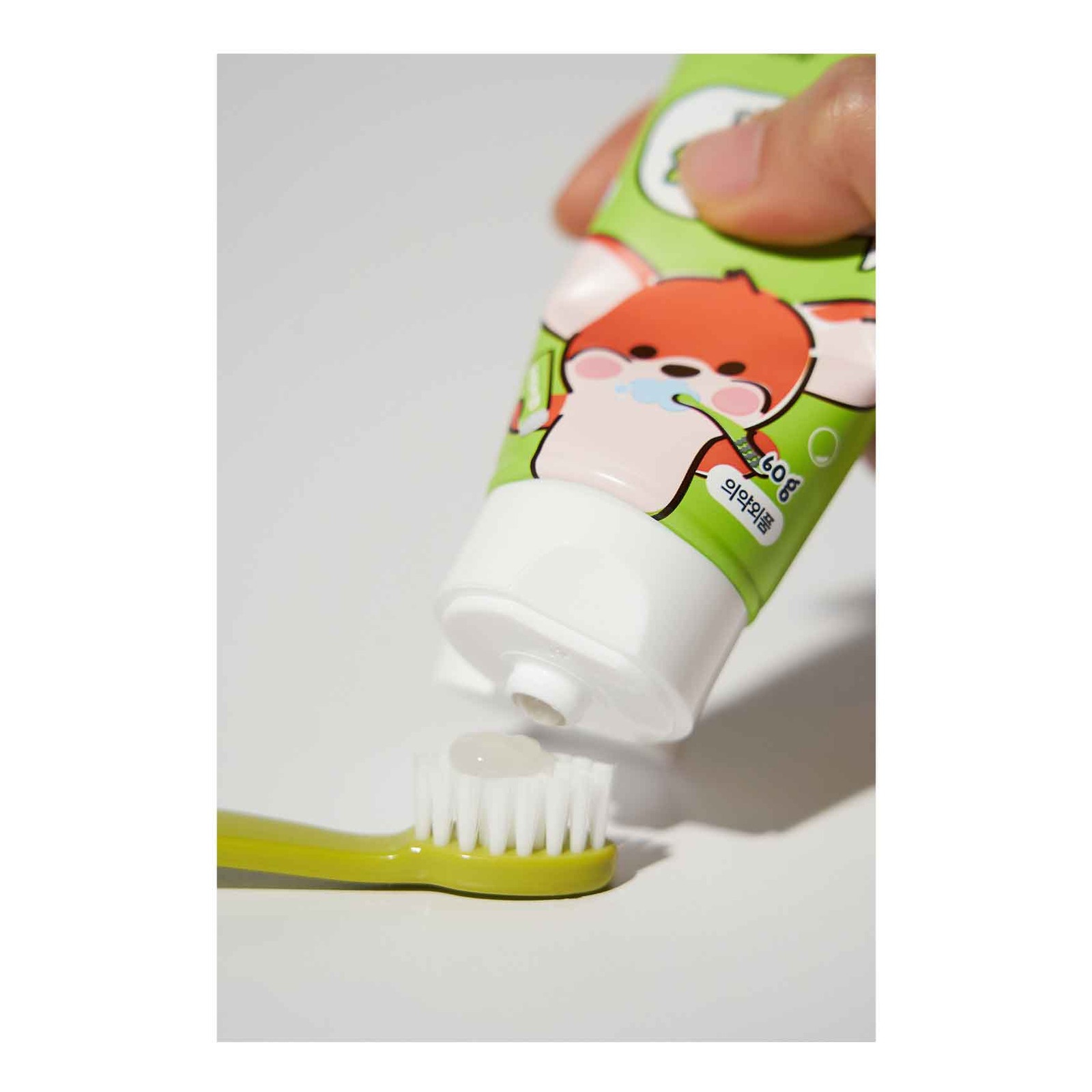 K-Mom Junior Fresh Toothpaste 5Y+ Apple 60g image