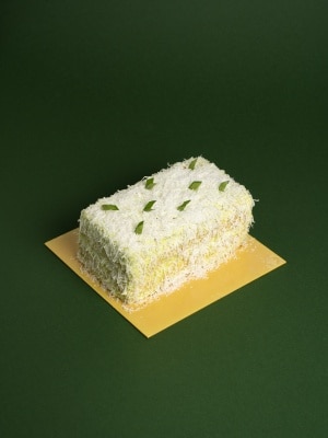AMBON BOENDA - PANDAN ONDEH-ONDEH LAYER CAKE 500G
