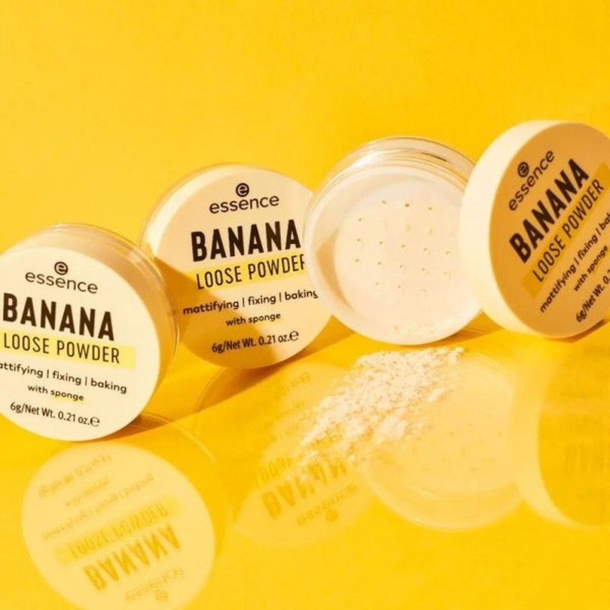 Banana Loose Powder In A Soft Yellow Shade Including A Sponge