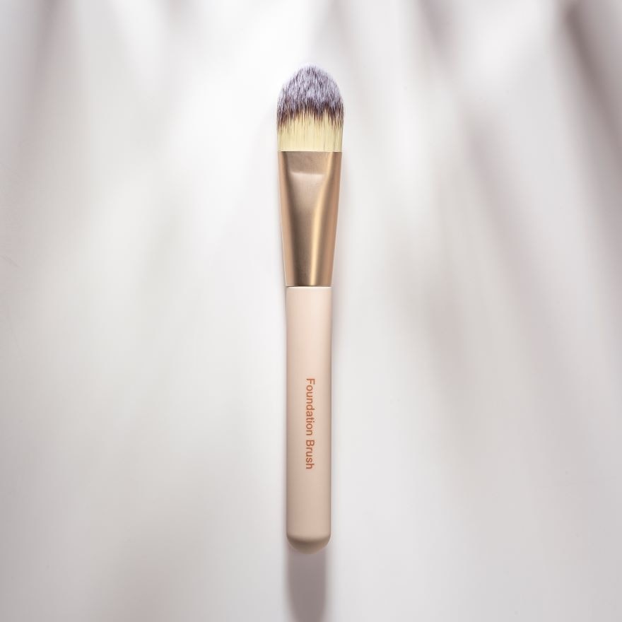 Angled Foundation Brush 1s