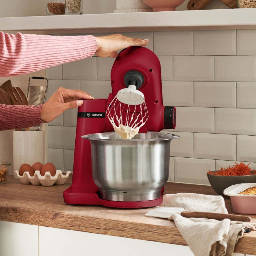  Series 2, 3.8L 700W Kitchen Machine, Red  MUMS2ER01G