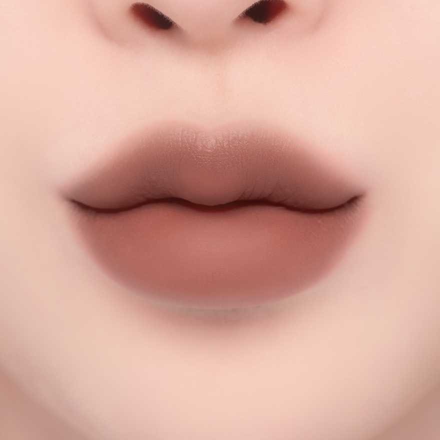 Bulky Matte Lipstick #408 Bebe Almond