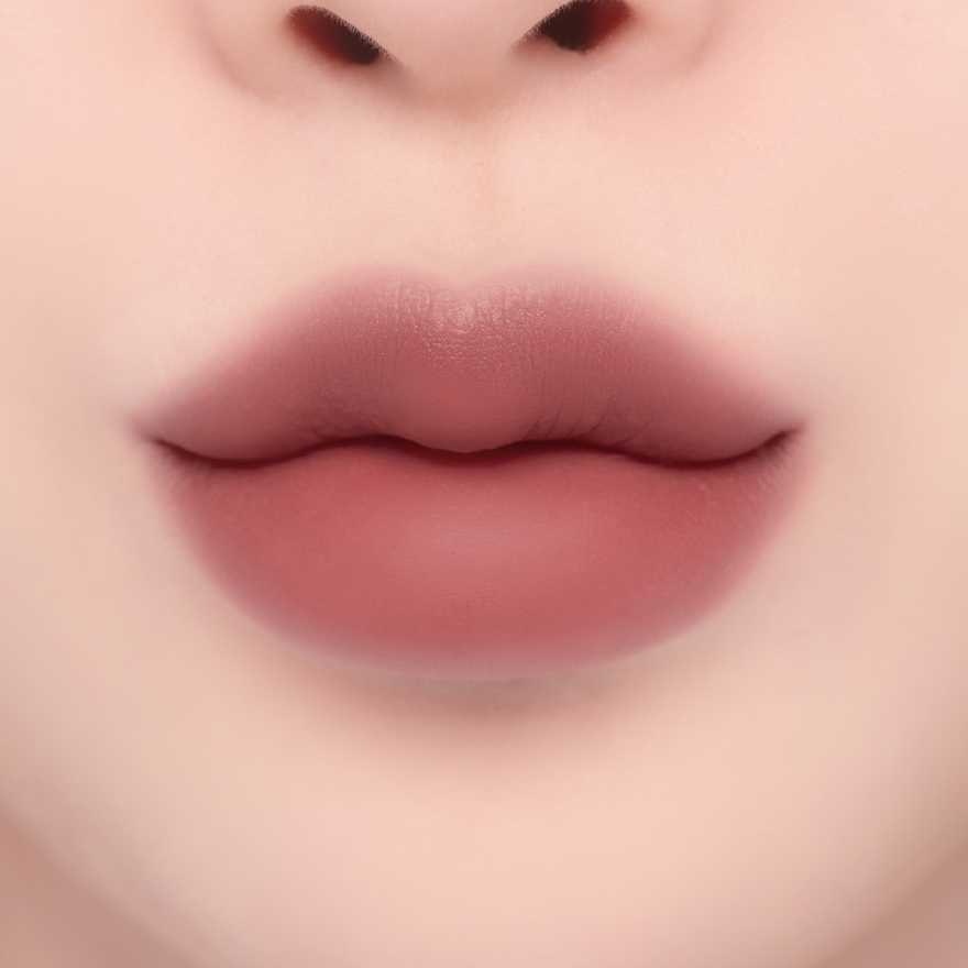 Bulky Matte Lipstick #403 Fig Sounds