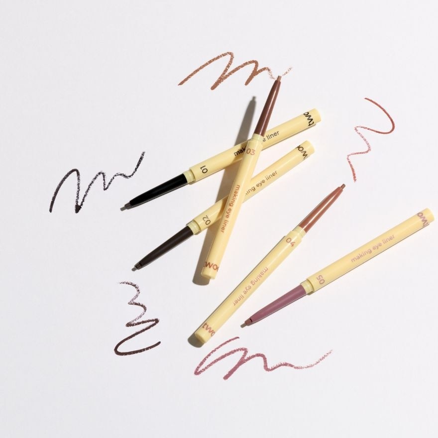 Making Eye Liner 01 Icing Black