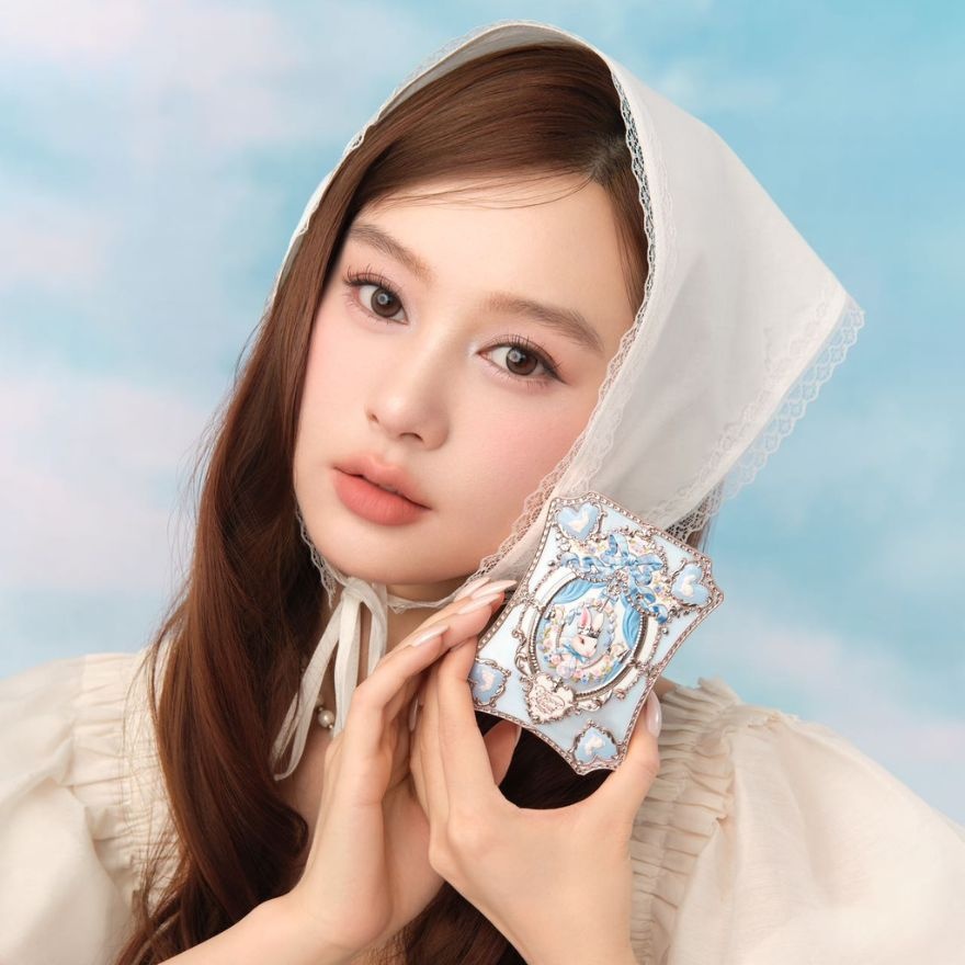 Bunny Garden Collection 6-Coloe Makeup Palette 01 White Bunny image