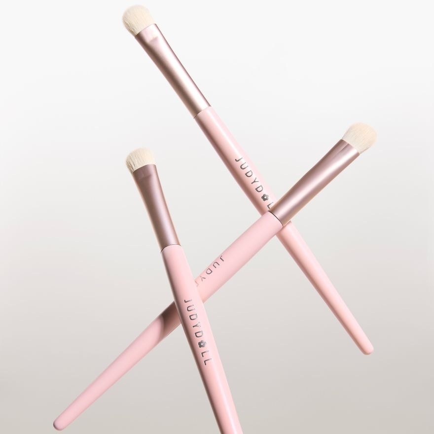 Eyeshadow Brush Medium image