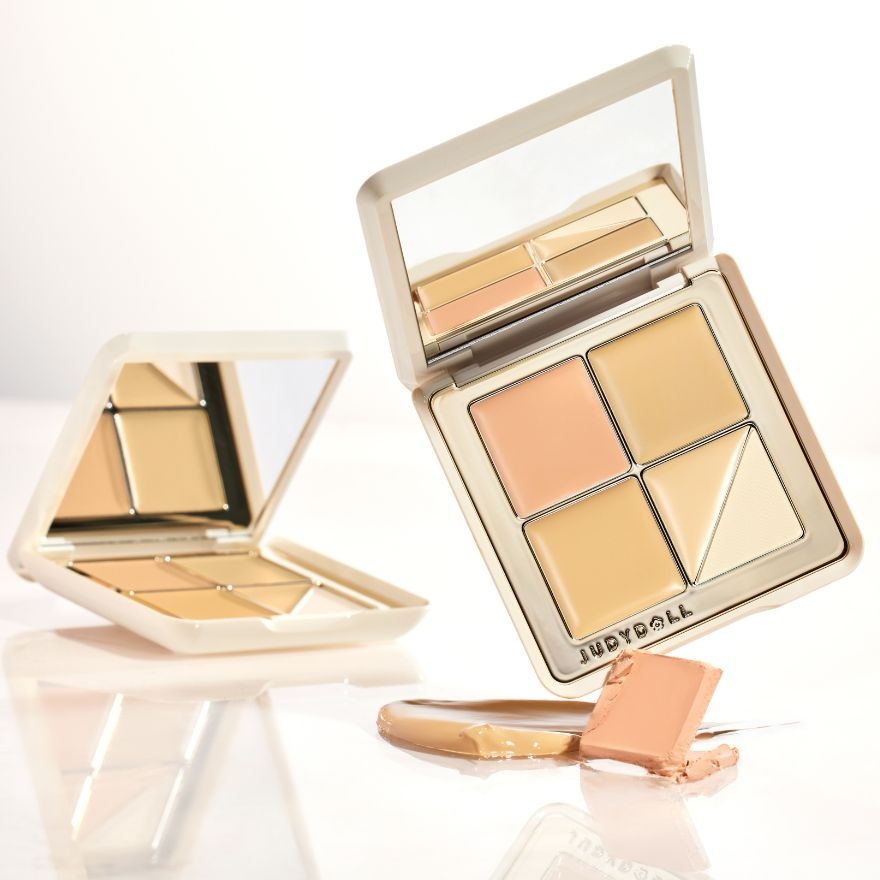 Traceless Cloud Touch Concealer Palette image