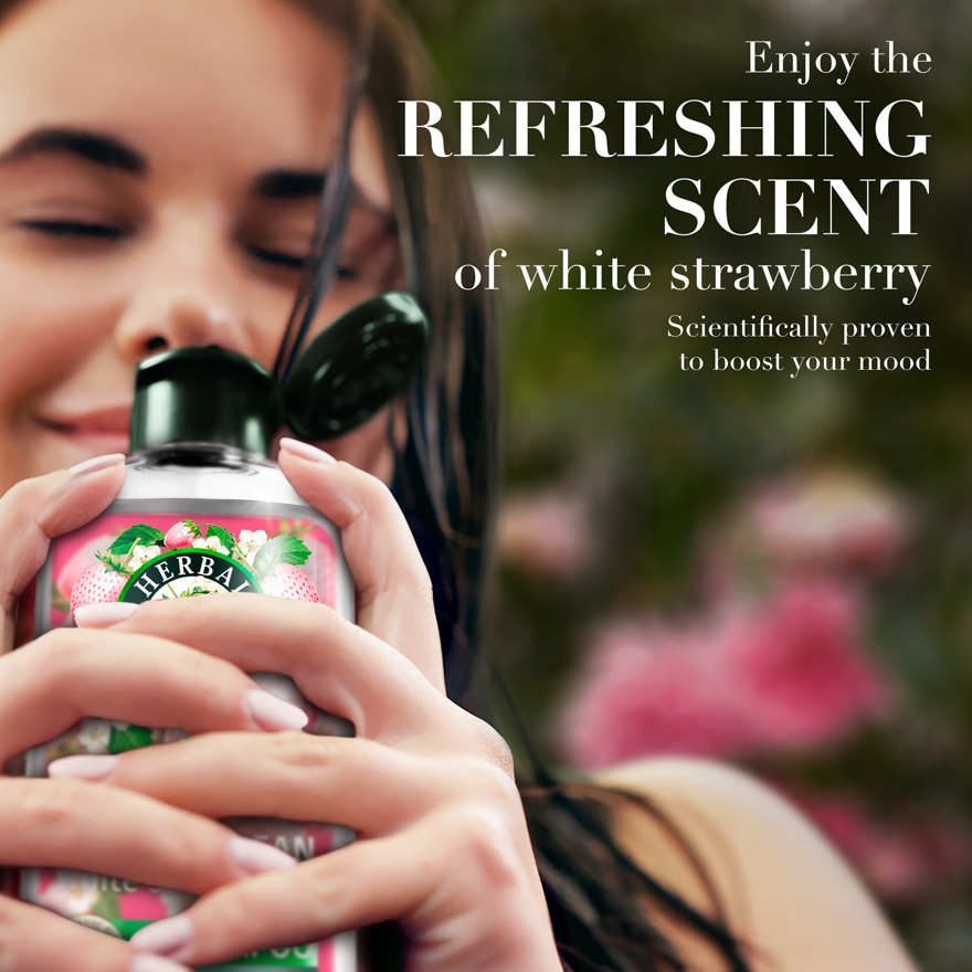 Strawberry & Mint Shampoo 600ML image